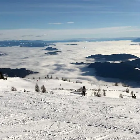 Isabelle Sky アパート プレッセッガー・ゼー