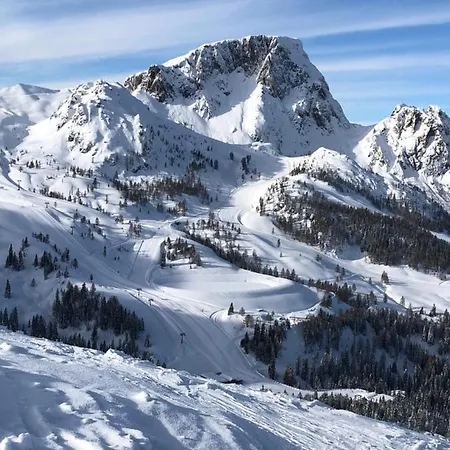 Isabelle Sky プレッセッガー・ゼー