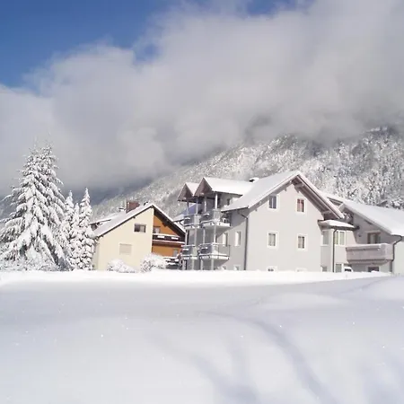 Isabelle Sky アパート *